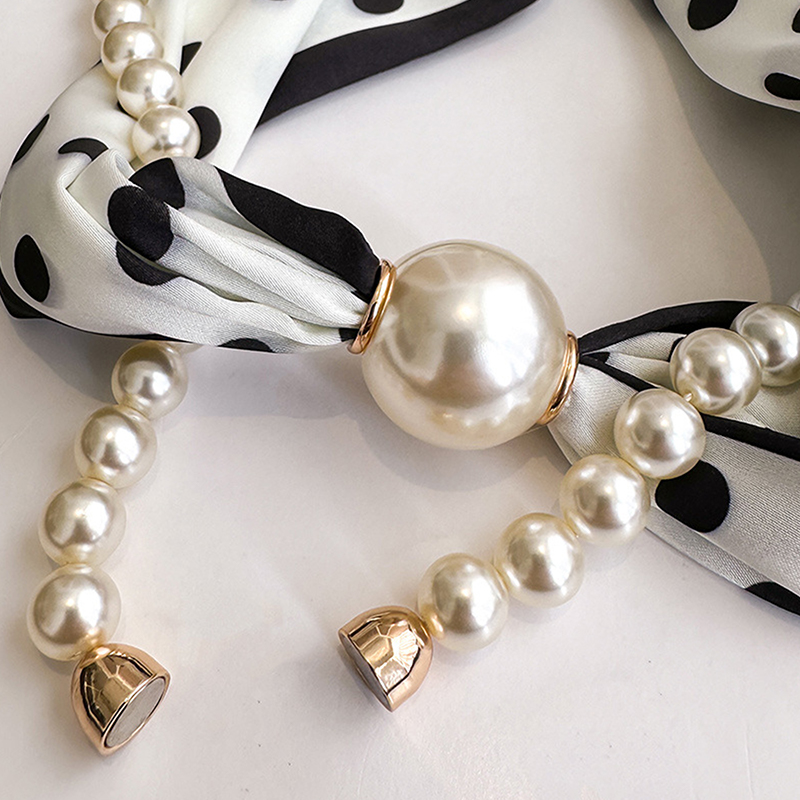 Satynowa apaszka na szyję z pe – Pearl Trim Chain recenzja i cena